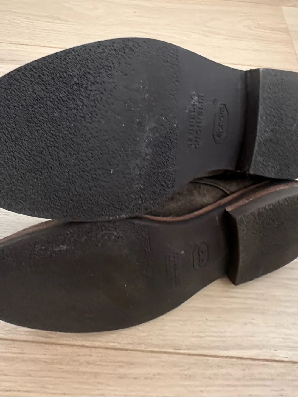 Men’s Suede Chukka Boots — Gray